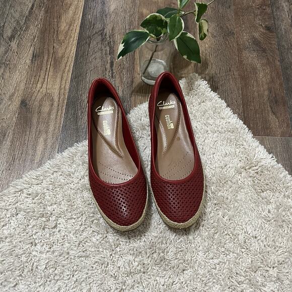 Clarks 6 M Red Leather Perforated Espadrille Danelly Adira Slip-On Ballet Flats - Picture 2 of 6